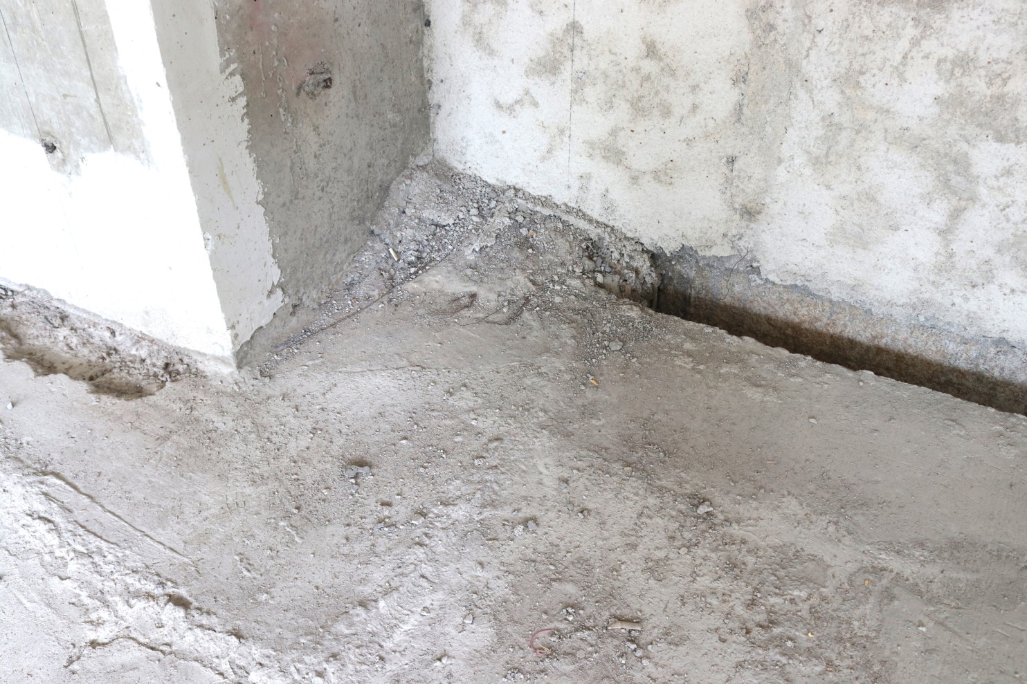 Poor Screeding Work Is Causing Flooring Problems