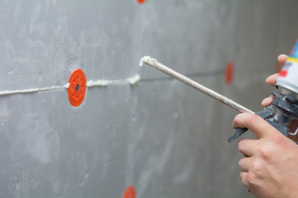 PU injection packers along a wall crack